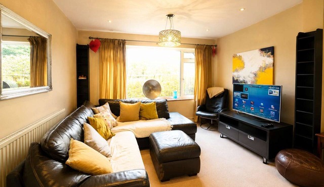 Cosy 2BDR Flat in Leytonstone near Central Line