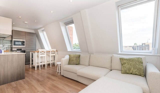 Cosy, Central, Stylish Apartment in Twickenham - Pass the Keys