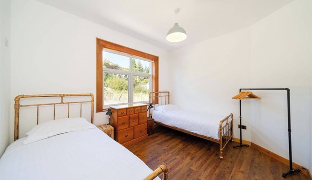 Cosy Cottage close to Munros and cycle route