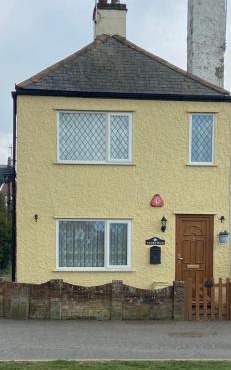 Cosy Cottage Great Bentley near station and shops