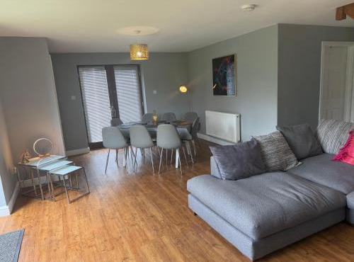 Cottage Sleeps 8 - Garden Bbq Pet-Friendly