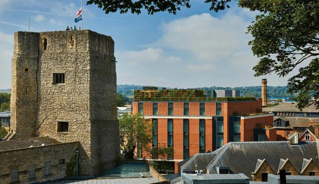 Courtyard by Marriott Oxford City Centre
