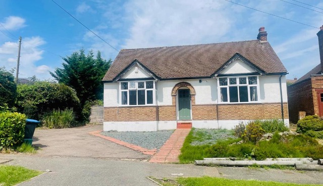 Cozy bungalow in great location