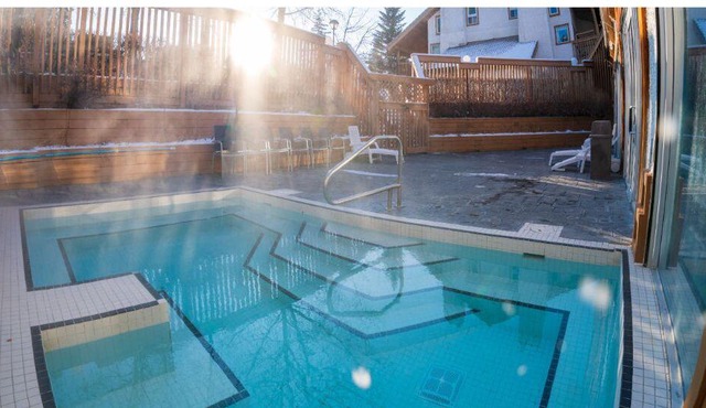Cozy Rockies Retreat | Hot Tub Access!