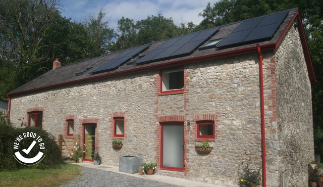 Creatively converted barn in rural hideaway in easy reach of the M4/A40