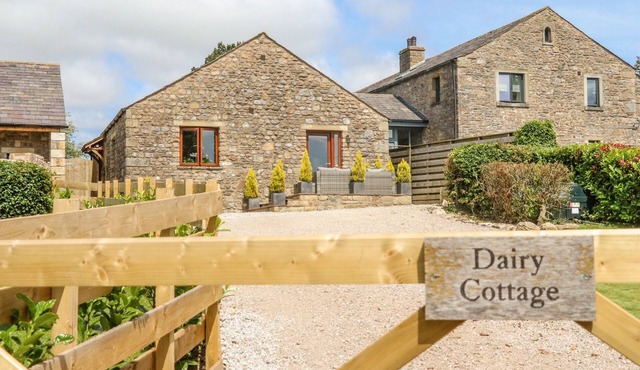 DAIRY COTTAGE, pet friendly, character holiday cottage in Ingleton