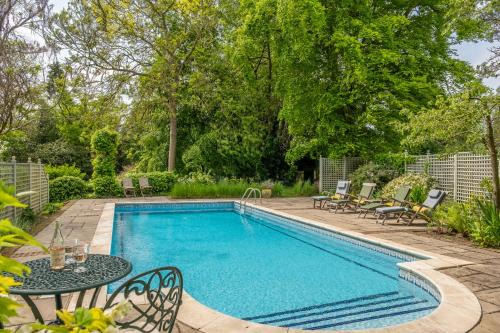 Dedham Vale Cottage with Swimming Pool mid May to mid Sep - Yew Tree Barn