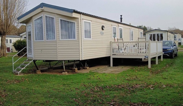 Delightful 2 bedroom caravan Manor Park Hunstanton