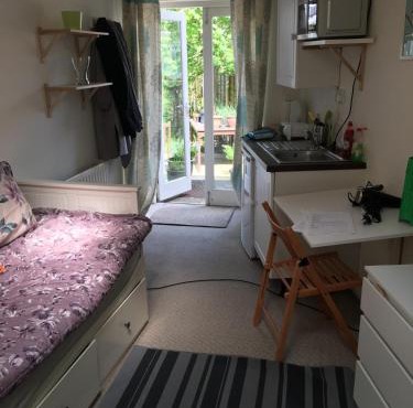 Delightful studio apartment in pretty village of Albrighton