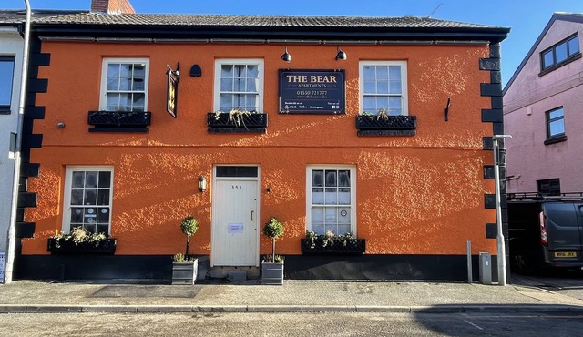 Deluxe, 4 Bed Apartment in the centre of Llandovery