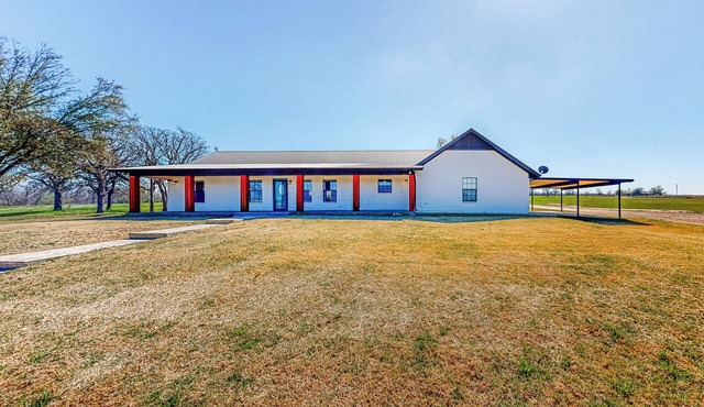 Dog-Friendly Cameron Home w/Pond + Poolside Patio