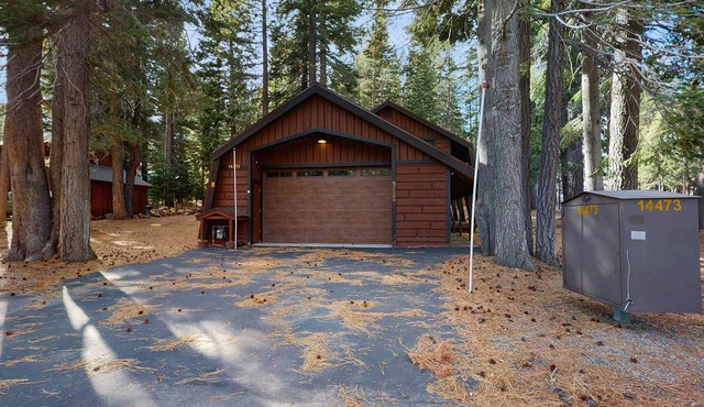Dog-friendly home with a firepit, private hot tub, pool, & sauna access