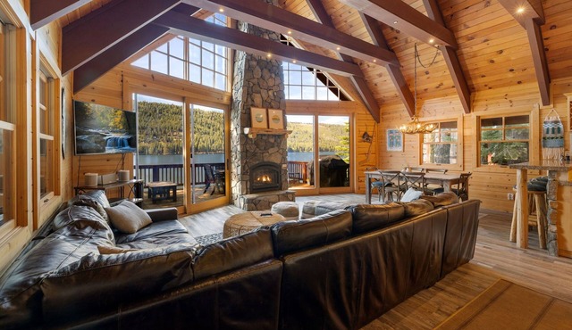 Donner Bliss - Remodeled Lakefront Log Cabin on Donner, 180 Views, Dog Friendly, with Private Pier