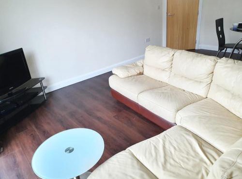 Double room in a 2bed flat