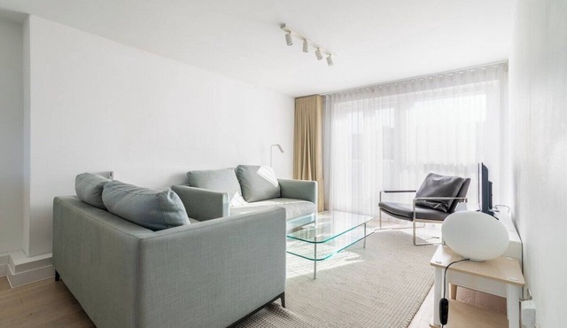 Eighth Floor 2-Bed, 2-Bath Apt