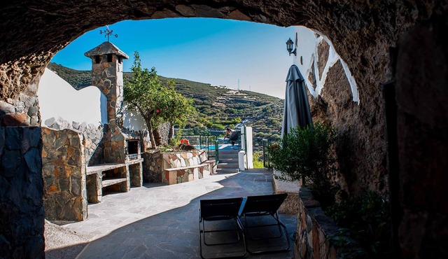 El Mimo rural cave house