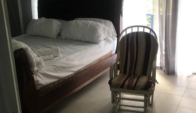 Enjoyable 2nd story, 3-bedroom house with AC in Coamo, PR