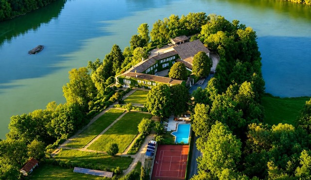 Estate overlooking the lake - Walking trails - Swi