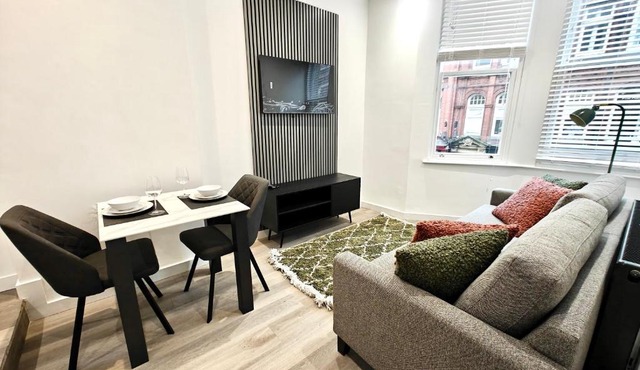 Executive 1-Bed Apartment in Town