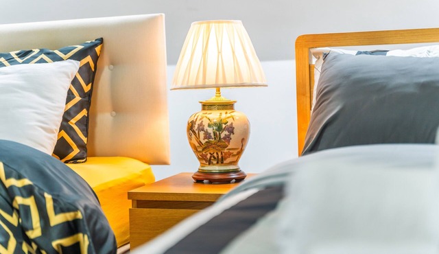 Exquisite 2-bedroom Penthouse -Sleeps 7-Free Parking+ Workspace + Wi-Fi