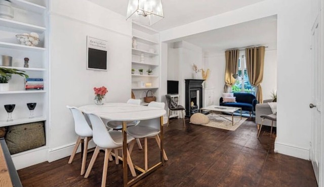 Exquisite Central Cottage Fishpool Street 20 min train to London/10 min Luton