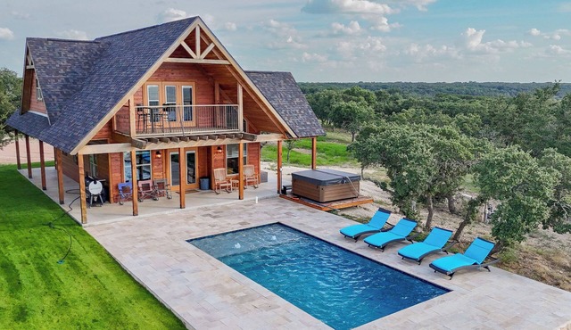 Exquisite Hill Country Cottage-Giraffe and wildlife experiences
