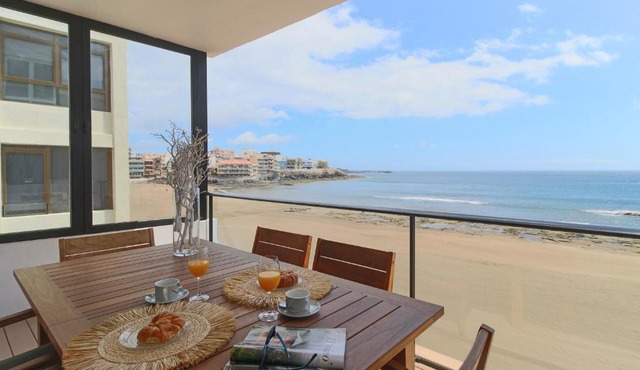 Extra Luxurious Apartment on the Beachfront