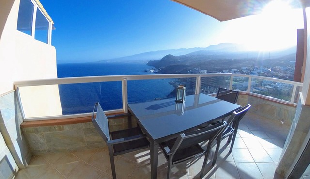 Facing the ocean - Whole apartment 2 bdrms & pool