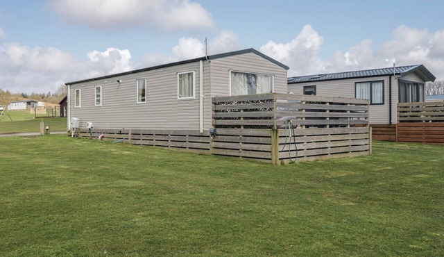FANFARE SUPERIOR AT THREE LOCHS HOLIDAY PARK, with pool in Glenluce