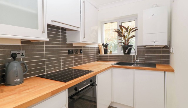 Flat 2 Battledown Grange