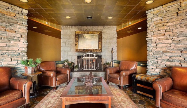 Forest-Facing Villa: 4 Rooms, Pools, Sports Courts & Arcade Fun