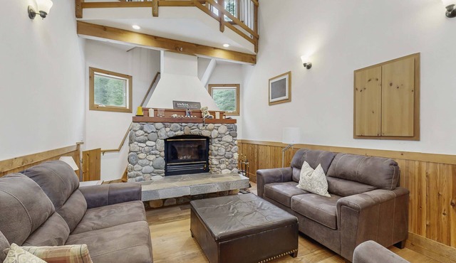 Forest-view home with deck, grill, 2 living areas, fireplace, washer&dryer