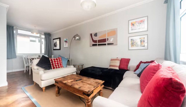 Fulham 2BR Flat | Clean, Quiet & Spacious - Pass the Keys