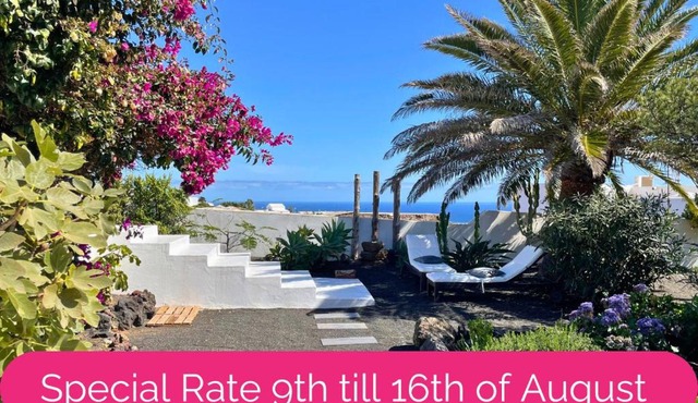 Full Relaxation - Private Villa - Sea View - Stunning Garden - 2 Terraces - 2 Bedrooms - Wifi - Parking - Washing Machine