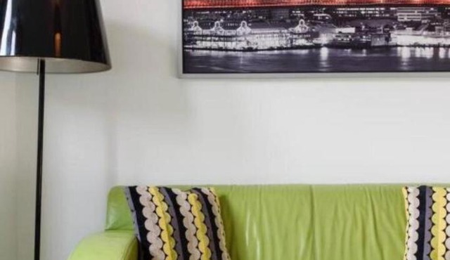 Funky Easton flat with parking