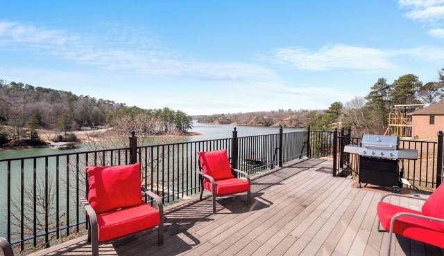 Generations Cove: 7 BR, 3.5 BA House in Cullman, Sleeps 19