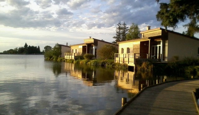 Gîte 6 pers. Terrace overlooking pond - Indoor swimming pool & free children's fishing
