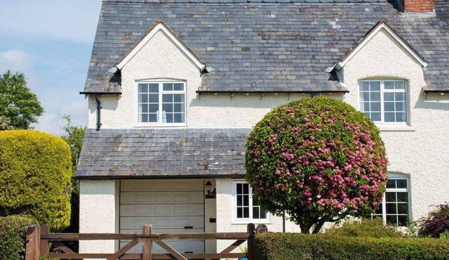 Glencoe Cottage, Broadway