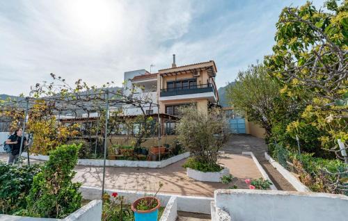 Gorgeous Home In Valsequillo