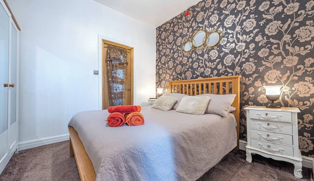 Ground Floor 1-Bed Apartment at Sea-Cote