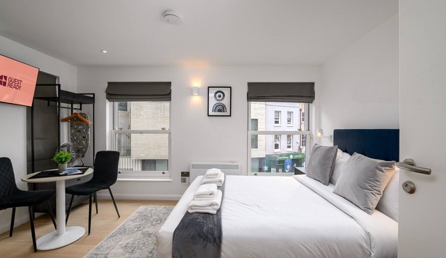 GuestReady – Modern hideaway by Greenwich Park