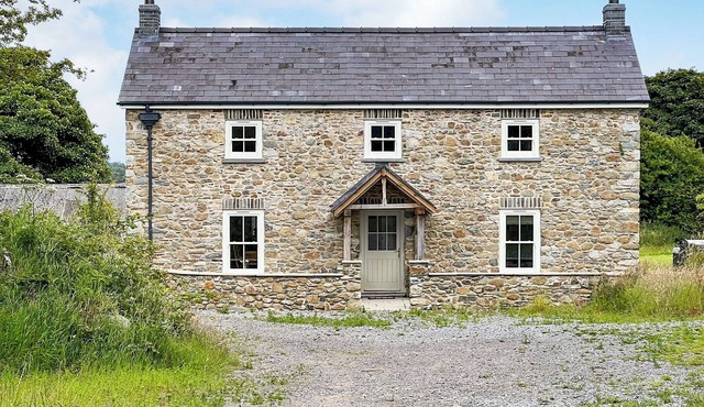 Hand chosen for its superb finish throughout, hot tub and central location.