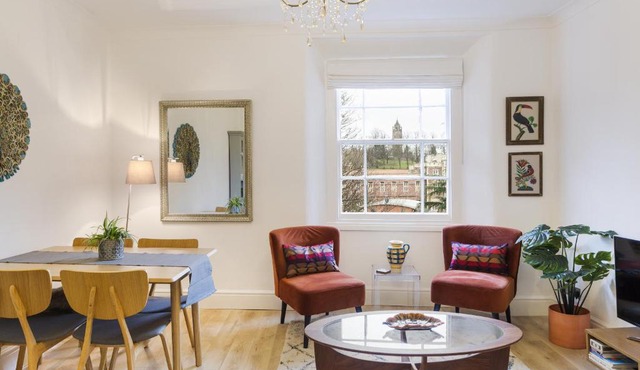 Hidden Gem – Luxe Clifton Apartment with Views