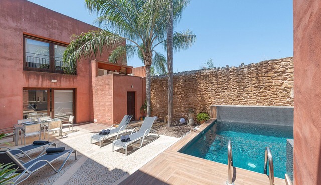 High-quality house with pool and sun terrace, in the old town of Alcudia.