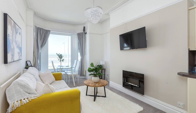 HIGHCLIFFE SEAVIEW SUITE - BEACH - PERFECT RETREAT