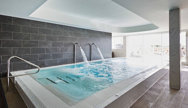 Hilton Southampton - Utilita Bowl