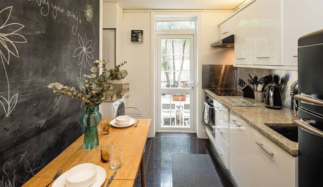 Historic 2BR Home - Garden, BBQ, Parking