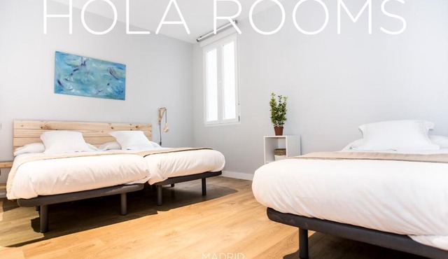 Hola Rooms