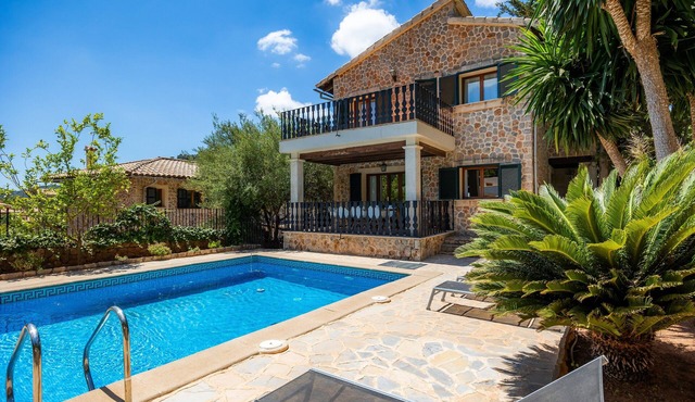 Holiday Home 'Camila' with Private Pool, Wi-Fi and Air Conditioning
