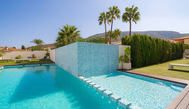 Holiday Home 'Pegaso Playa De Albir' with Sea Views, Wi-Fi and Air Conditioning
